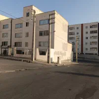 آپارتمان دسترسی عالی طبقه دوم سه بر