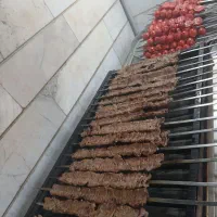به کمک اشپز جهت کار در تهیه غذا نیازمندیم