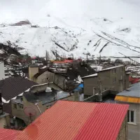 ۳۰۰متر سند ۶ دانگ تفکیک روبروی پیست