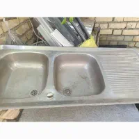 یک عدد سینک ظرفشویی دوقلو