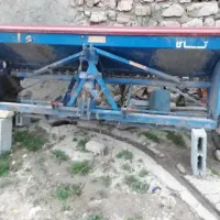 ردیفکار تاکا مخزن ۴۰۰ کیلویی و سمپاش ۴۰۰ لیتری