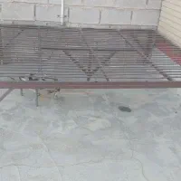 تخت آهنی بسیار سنگین