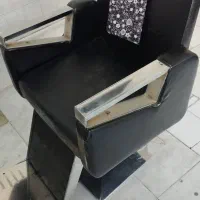 صندلی آرایشگری پدالی و لوازم ارایشگری