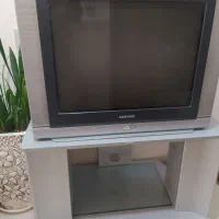 تلویزیون رنگی همراه با زیر تلویزیونی