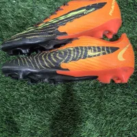 کفش فوتبال بچگانه