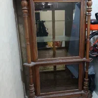 گنجه 2طبقه ویکی از آینه های داخل ترک داره