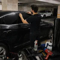 نصب‌ شیشه‌دودی (به‌صورت‌سیار)