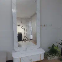 آینه قدی و کنسول در حد نو