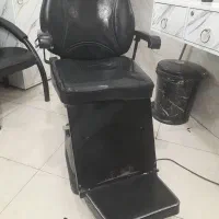 یک عدد صندلی برقی آرایشگاه مردانه