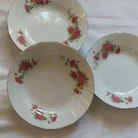 یک دست بشقاب گل سرخ