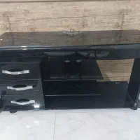 میز تلویزیون شیشه ای