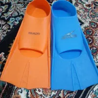 کفش شنا تمیز وسالم درحدنو