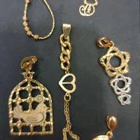 گوشواره و مدال طلا