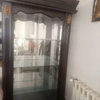 ویترین و میز جلو مبلی