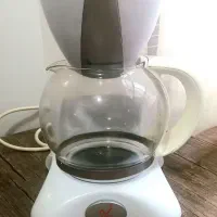 قهوه جوش و تعدادی لوازم نو و در حد نو