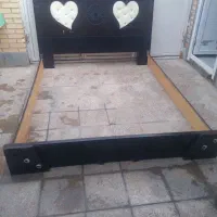 لاستیک ماشین و تخت خواب