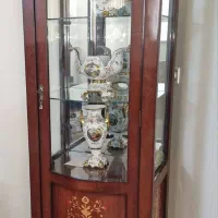 بوفه چوبی کلاسیک ویترین‌دار سالم