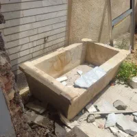 حوض سنگی قدیمی سالم