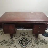میز تحریر و اباژور