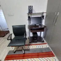 کامپیوتر و میز کامپیوتر
