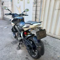 ns 200