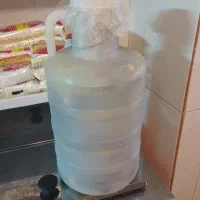 دبه خیار شور در حد نو