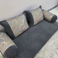 شاهنشین تمام مخمل و روبالشتی گرد وروتختی وروفرشی