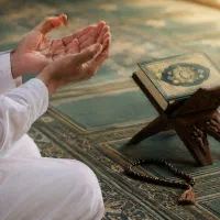 خواننده نماز قضا