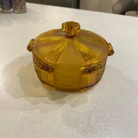 شکلات خوری در دار قدیمی