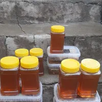 عسل کاملا طبیعی و ضمانتی برای دارویی موجود است.