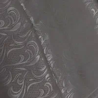 یک قواره چادر مشکی