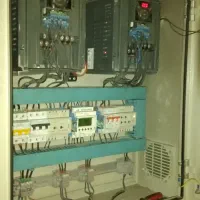 تعمیرات و اجرای خدمات برق صنعتی و ساختمان