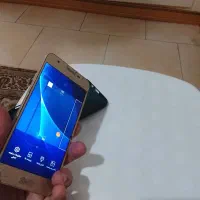 یک عدد گوشی j5