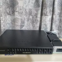 ۲ عدد سویچ ۴۸ و ۲۴ پورت و ۱ عدد روتر