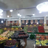 کارگر میوه فروشی