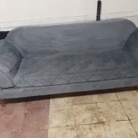 یک مبل 3نفره سالم