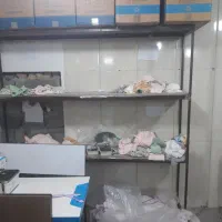 قفسه اهنی ایستاده محکم
