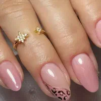 کاشت ناخن با تخفیف ویژه ( الهیه)