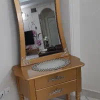 میز و آینه