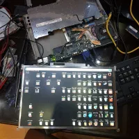 لپ تاپ و کامپیوتر در محل نرم افزار سخت افزار