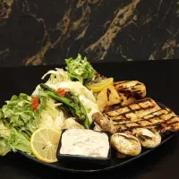 آشپز فست فود  قلیان زن