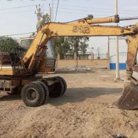 بیل مکانیکی لاستیکی لیبهر 912