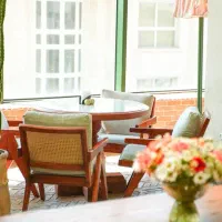 هاست خانم/ حقوق‌۲۵