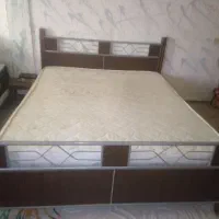 تخت دو نفره با تشک فنری و دو تخت یکنفره با تشک طبی