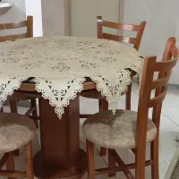 میز ناهار خوری ۴نفره بسیار تمیز در حد نو
