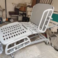 تخت برقی ومکانیکی بیمارستانی وبیمار لیناک دانمارکی