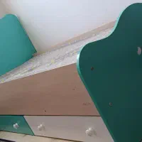 تخت نوجوان بهمراه کمد های پاتختی