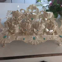 سینی واستکان و مجسمه