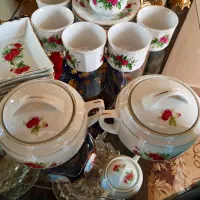 گل سرخی|ظروف سرو و پذیرایی|فشم, |دیوار