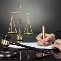 وکیل پایه یک دادگستری با ۲۰ سال تجربه وکالت
